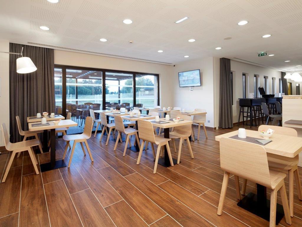 Kyriad Prestige Pau - Palais Des Sports Εξωτερικό φωτογραφία